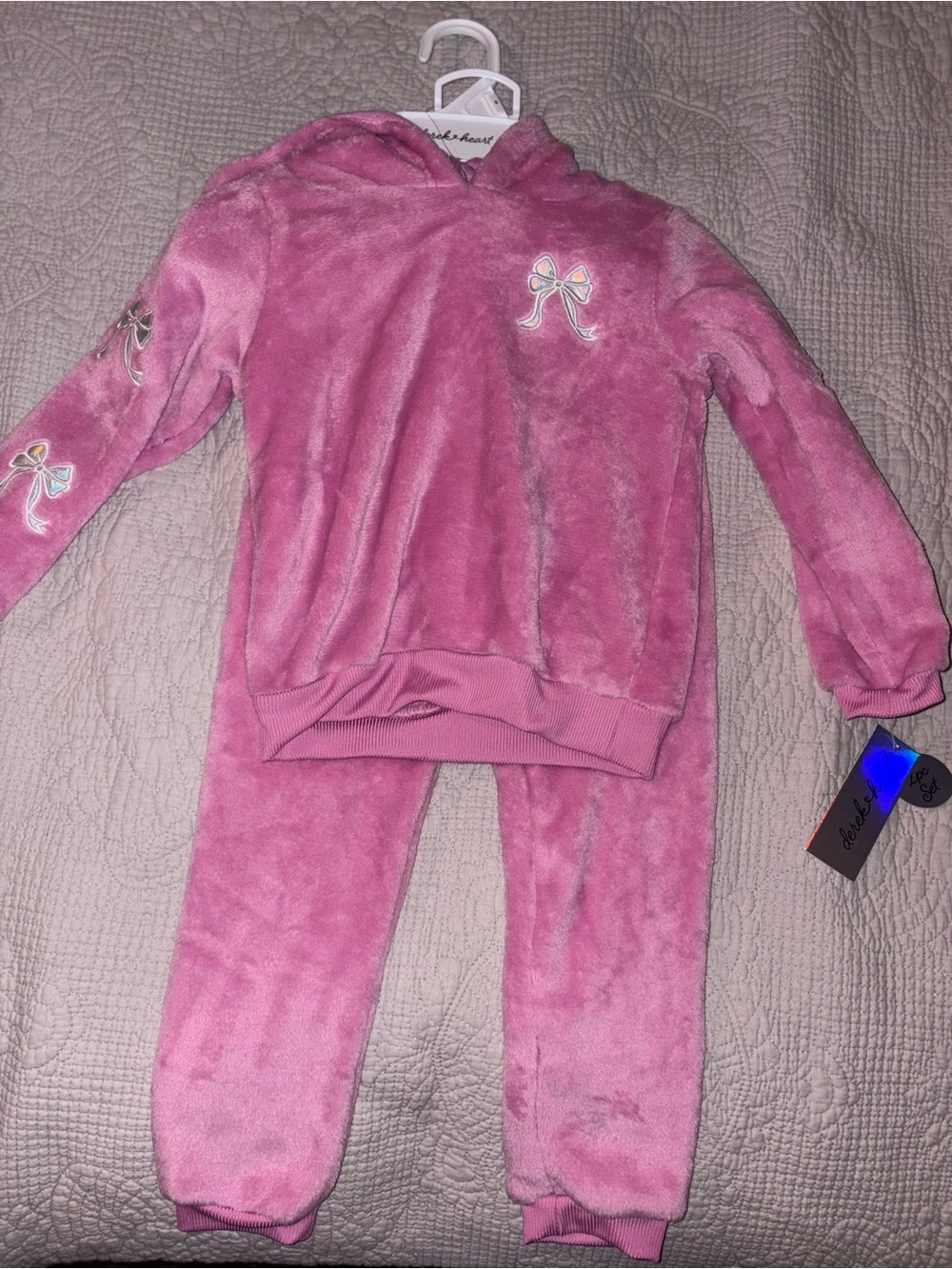 NWT Cozy Velour Hooded Girls Set with Bow Appliqués - Pink